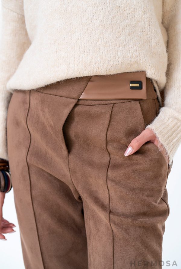 Pantaloni Loris Hermosa, din piele ecologică soft touch, culoare camel Hermosa Imbracaminte dama 2